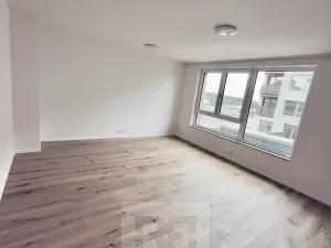 Pronájem bytu 1+kk, Praha - Radlice, U Komína, 37 m2