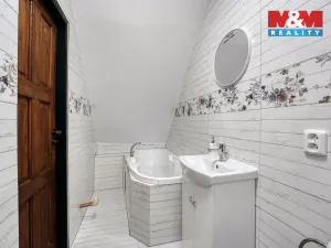 Prodej rodinného domu, Strážov, 359 m2