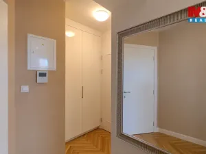 Pronájem bytu 1+kk, Praha - Holešovice, Šimáčkova, 35 m2