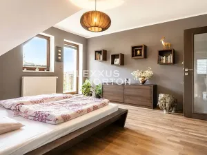 Pronájem rodinného domu, Praha - Křeslice, Pod ovčínem, 260 m2