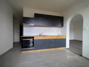 Pronájem bytu 4+1, Přeštěnice, 74 m2