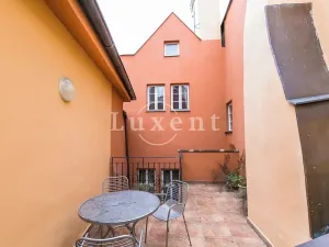 Pronájem bytu 2+kk, Praha - Malá Strana, Mostecká, 50 m2