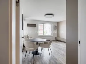 Pronájem bytu 2+kk, Hradec Králové, Průběžná, 58 m2
