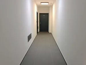Pronájem bytu 1+kk, Praha - Uhříněves, Douchova, 30 m2
