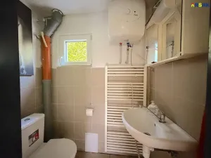 Pronájem obchodního prostoru, Hradec Králové, Dykova, 24 m2