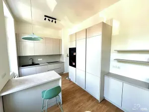 Prodej ubytování, Praha - Smíchov, Arbesovo náměstí, 930 m2
