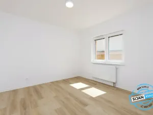 Pronájem bytu 1+1, Opava, Krnovská, 24 m2