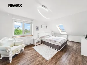 Prodej rodinného domu, Jesenice, Hledíková, 205 m2