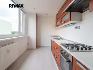 Prodej bytu 3+1, Břeclav, Na Valtické, 68 m2