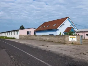 Prodej výrobních prostor, Milčice, 5167 m2