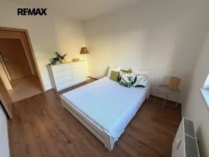 Pronájem bytu 2+kk, Praha - Hlubočepy, Kováříkova, 57 m2