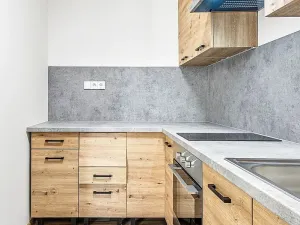 Pronájem bytu 2+kk, Praha - Bohnice, Zelenohorská, 47 m2