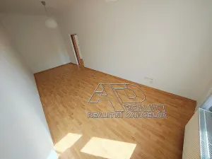 Pronájem bytu 2+1, České Budějovice, Pražská tř., 72 m2