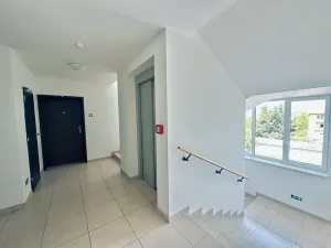 Prodej bytu 3+kk, Karlovy Vary, Svatošská, 92 m2