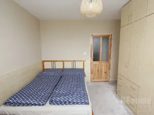 Pronájem bytu 3+1, Praha - Petrovice, Frostova, 78 m2