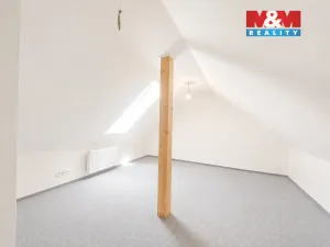 Prodej atypického bytu, Břežany II, 85 m2