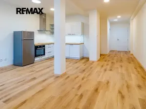 Pronájem bytu 2+1, Česká Lípa, Škroupovo náměstí, 75 m2