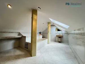 Prodej rodinného domu, Roztoky, 522 m2
