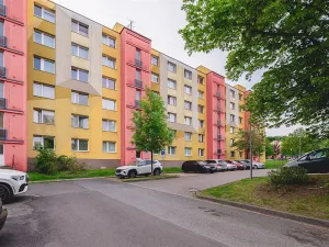 Prodej bytu 3+1, Plzeň - Doubravka, Popelnicová, 66 m2