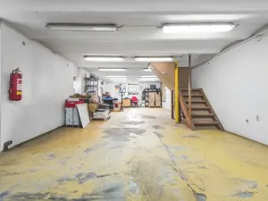 Prodej obchodního prostoru, Kolín, Roháčova, 340 m2