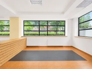 Pronájem obchodního prostoru, Kralupy nad Vltavou, Palackého nám., 135 m2