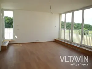 Prodej bytu 2+kk, Praha, Pod Formankou, 55 m2