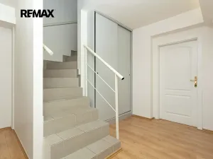 Pronájem rodinného domu, Praha - Nebušice, Na Malé Šárce, 302 m2