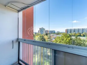 Pronájem bytu 3+1, Praha - Kobylisy, Famfulíkova, 67 m2