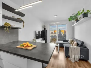 Prodej bytu 3+kk, Praha - Uhříněves, Oty Bubeníčka, 51 m2