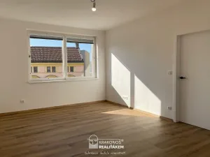 Pronájem bytu 2+kk, Hranice - Hranice I-Město, Pernštejnské náměstí, 55 m2