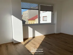 Pronájem bytu 2+kk, Hranice - Hranice I-Město, Pernštejnské náměstí, 55 m2