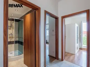 Pronájem bytu 2+kk, Praha - Žižkov, Biskupcova, 38 m2