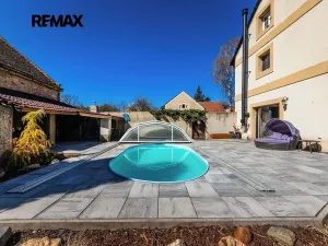 Prodej činžovního domu, Černuc, 330 m2