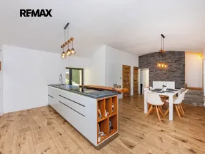 Prodej činžovního domu, Černuc, 330 m2