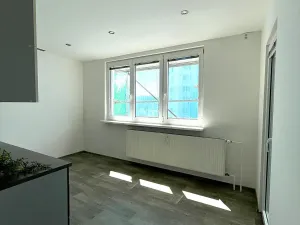 Pronájem bytu 3+1, Česká Lípa, Uranová, 72 m2