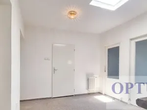 Pronájem rodinného domu, Praha - Háje, K jezeru, 302 m2