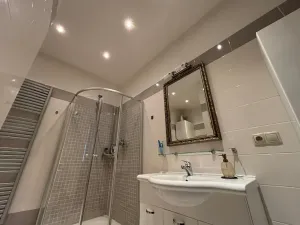 Prodej bytu 2+kk, Karlovy Vary, Vřídelní, 58 m2