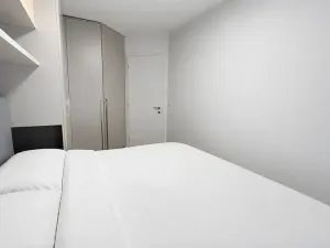 Pronájem bytu 3+kk, Praha - Podolí, Podolská, 81 m2