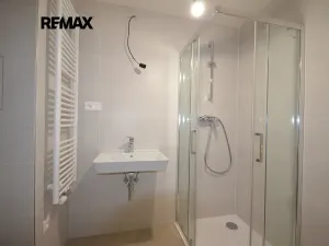 Pronájem bytu 1+kk, Praha - Řeporyje, Jáchymovská, 30 m2