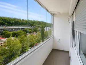Pronájem bytu 3+kk, Praha - Karlín, U Sluncové, 65 m2