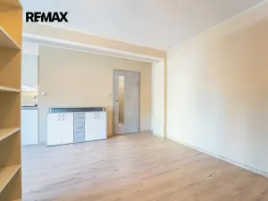 Prodej bytu 1+1, Kolín, Roháčova, 42 m2