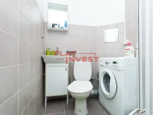 Pronájem bytu 1+kk, Praha - Dejvice, Kafkova, 25 m2