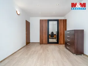 Prodej bytu 2+1, Pardubice - Zelené Předměstí, Benešovo náměstí, 53 m2