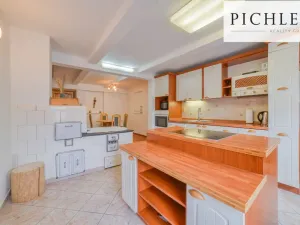 Prodej rodinného domu, Stříbrná, 341 m2