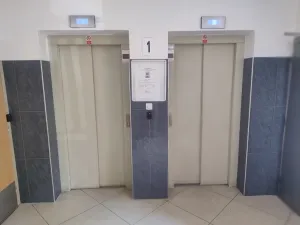 Pronájem bytu 2+kk, Praha - Troja, Hnězdenská, 44 m2