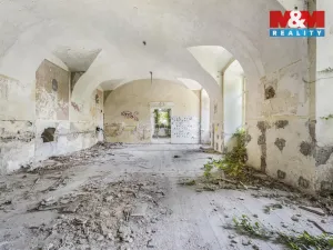 Prodej komerčního pozemku, Zvoleněves, 18500 m2