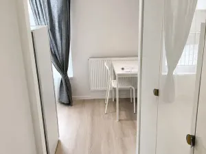 Pronájem bytu 1+kk, Praha - Vysočany, Poděbradská, 25 m2