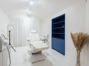 Prodej obchodního prostoru, Praha - Smíchov, Kmochova, 170 m2