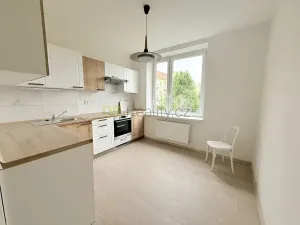 Pronájem bytu 2+kk, Brno, Tyršova, 37 m2