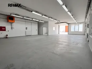 Pronájem skladu, Měřín, 454 m2
